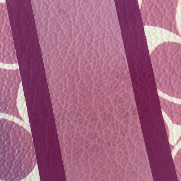 Coach - Picture 4 of 8